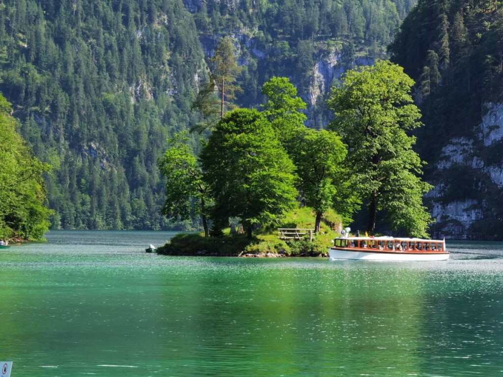 Königsee Bayern - das ist die Insel Christleger